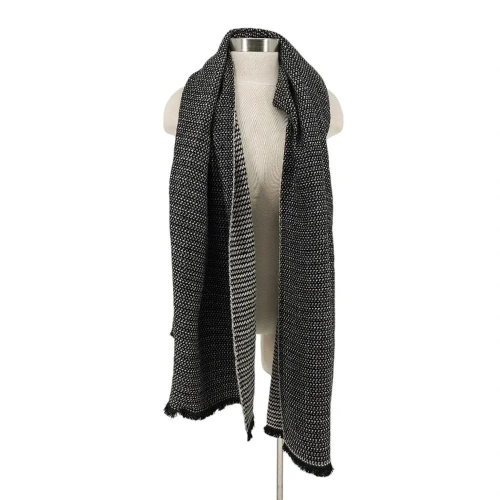 GAP Oversized Wrap Scarf Rectangle Black Cozy Chevron Knit Fringe Hem